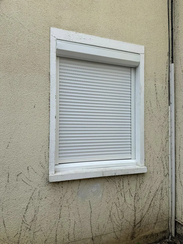 Volets roulants solaires à Blandy