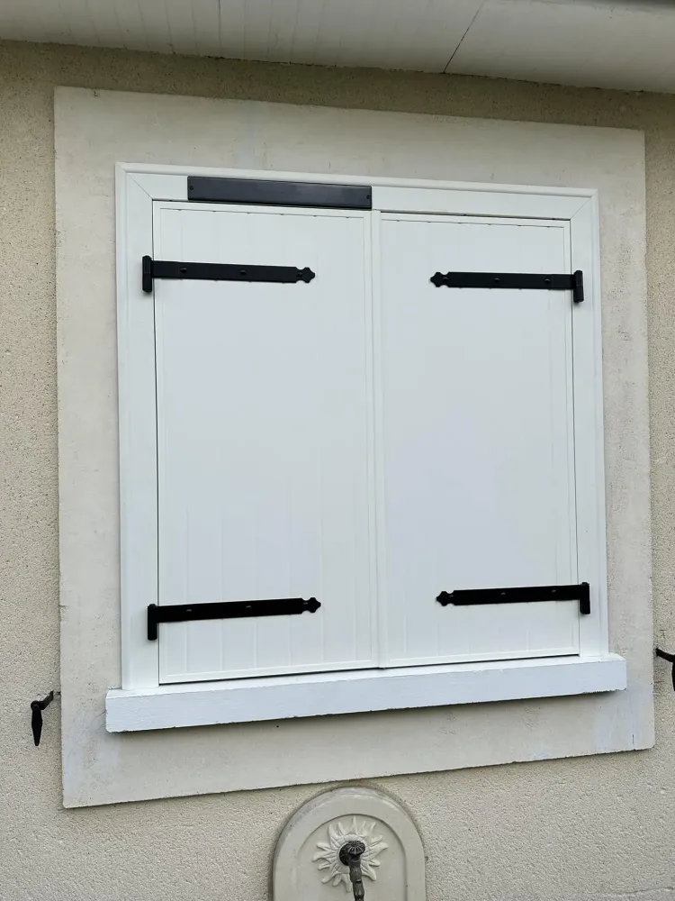 Volets battants alu et bois à Blandy